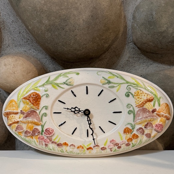 Vintage Other - Vintage 1976 Hand-Painted Mushroom Clock